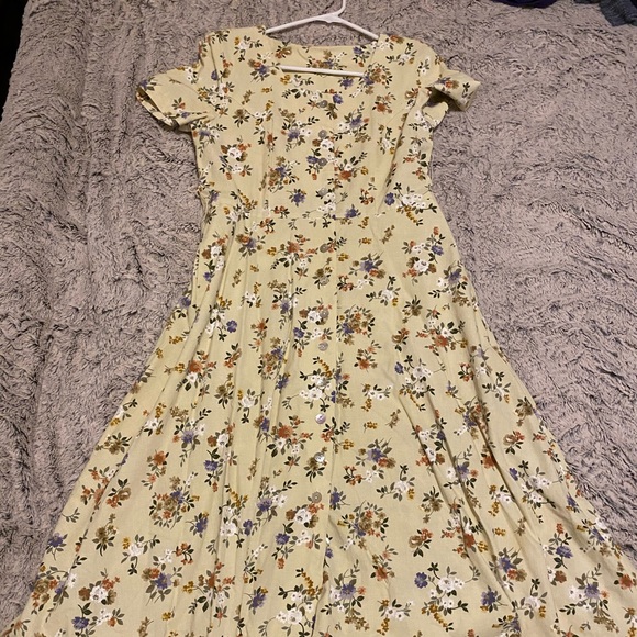 Dresses & Skirts - Vintage Flower Pattern Dress